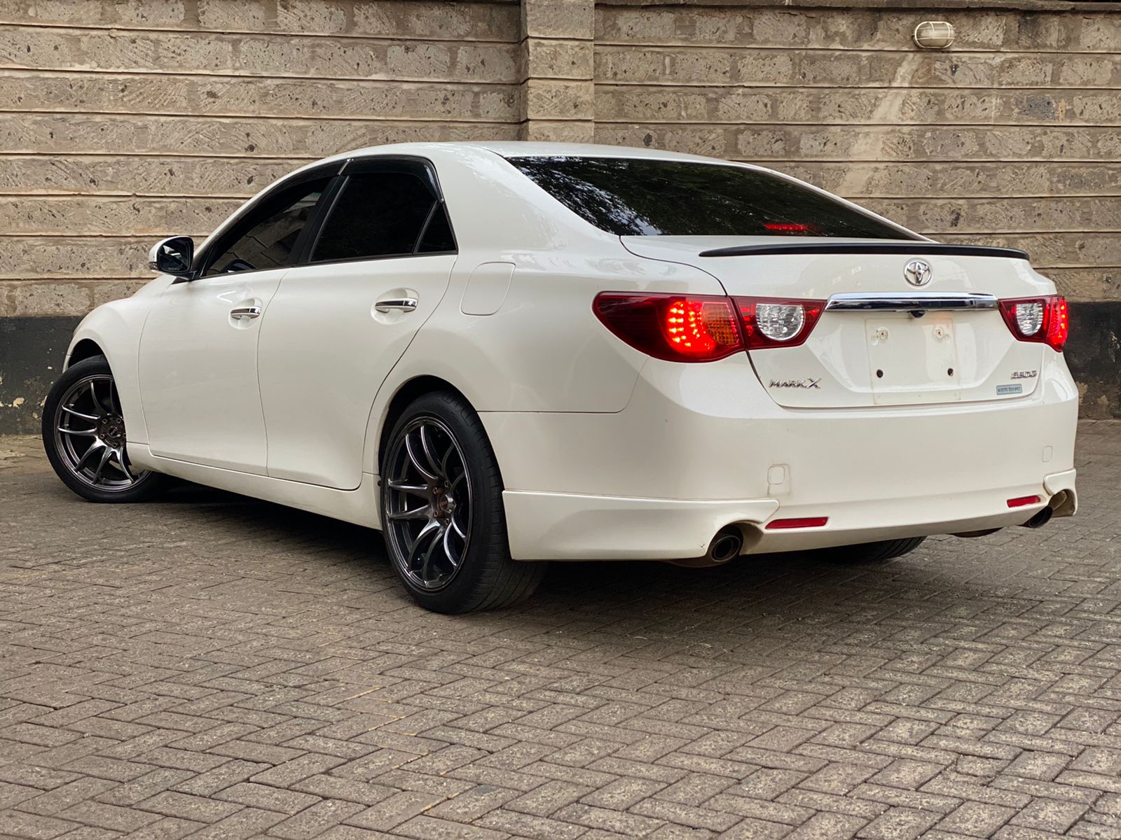 2011 Toyota Mark X