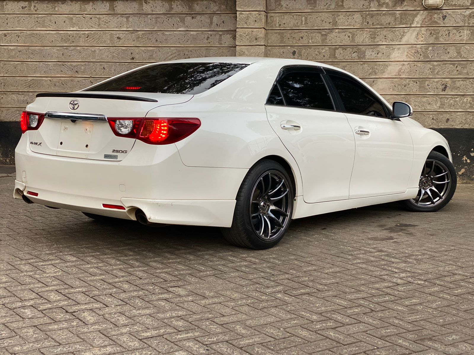 2011 Toyota Mark X