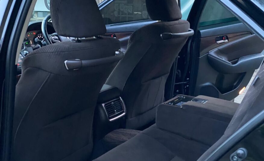 2013 Toyota Royal Crown
