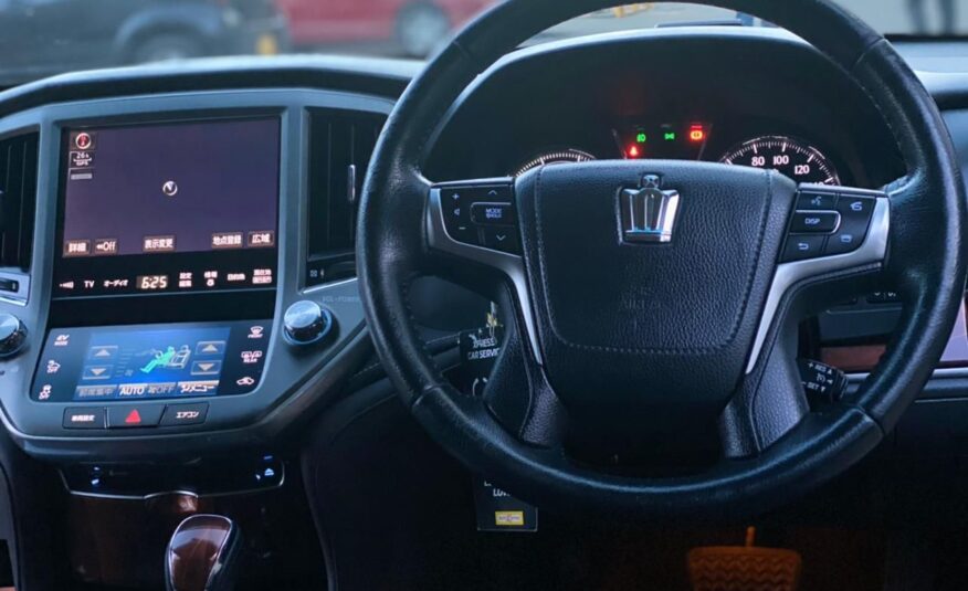 2013 Toyota Royal Crown