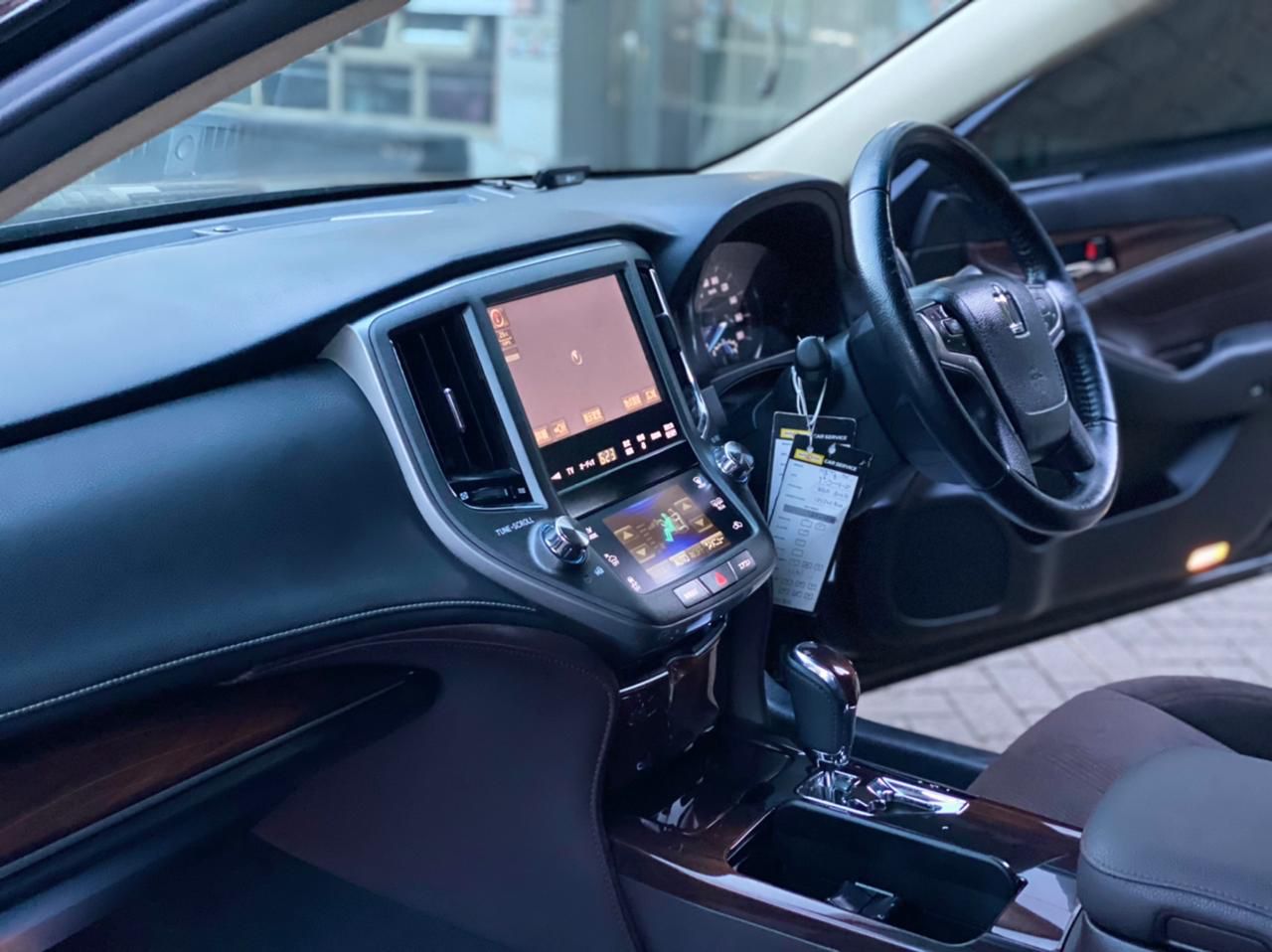 2013 Toyota Royal Crown