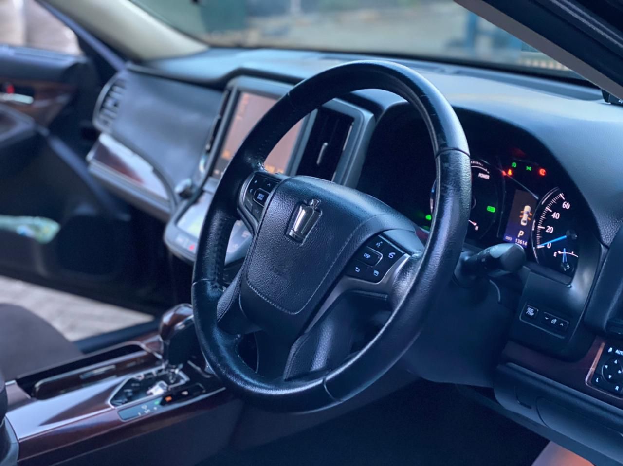 2013 Toyota Royal Crown