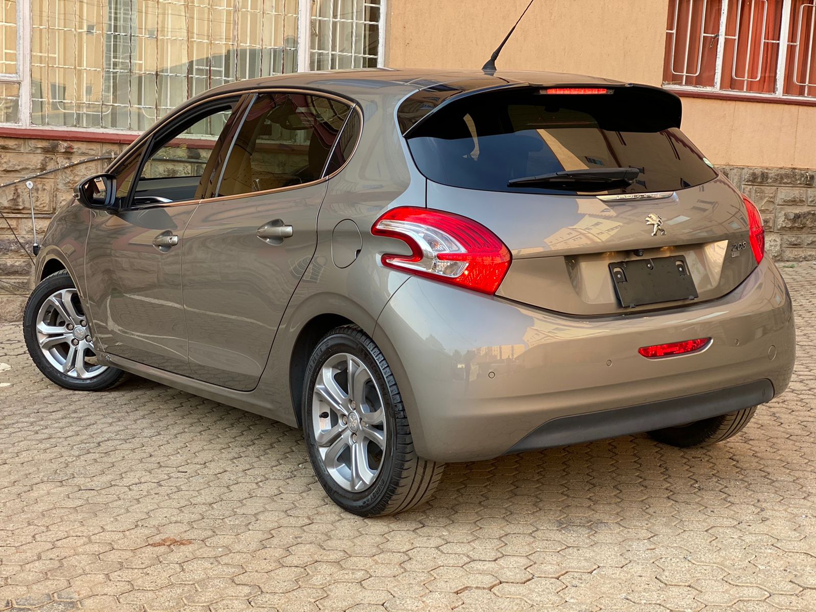 2014 Peugeot 208 Premium