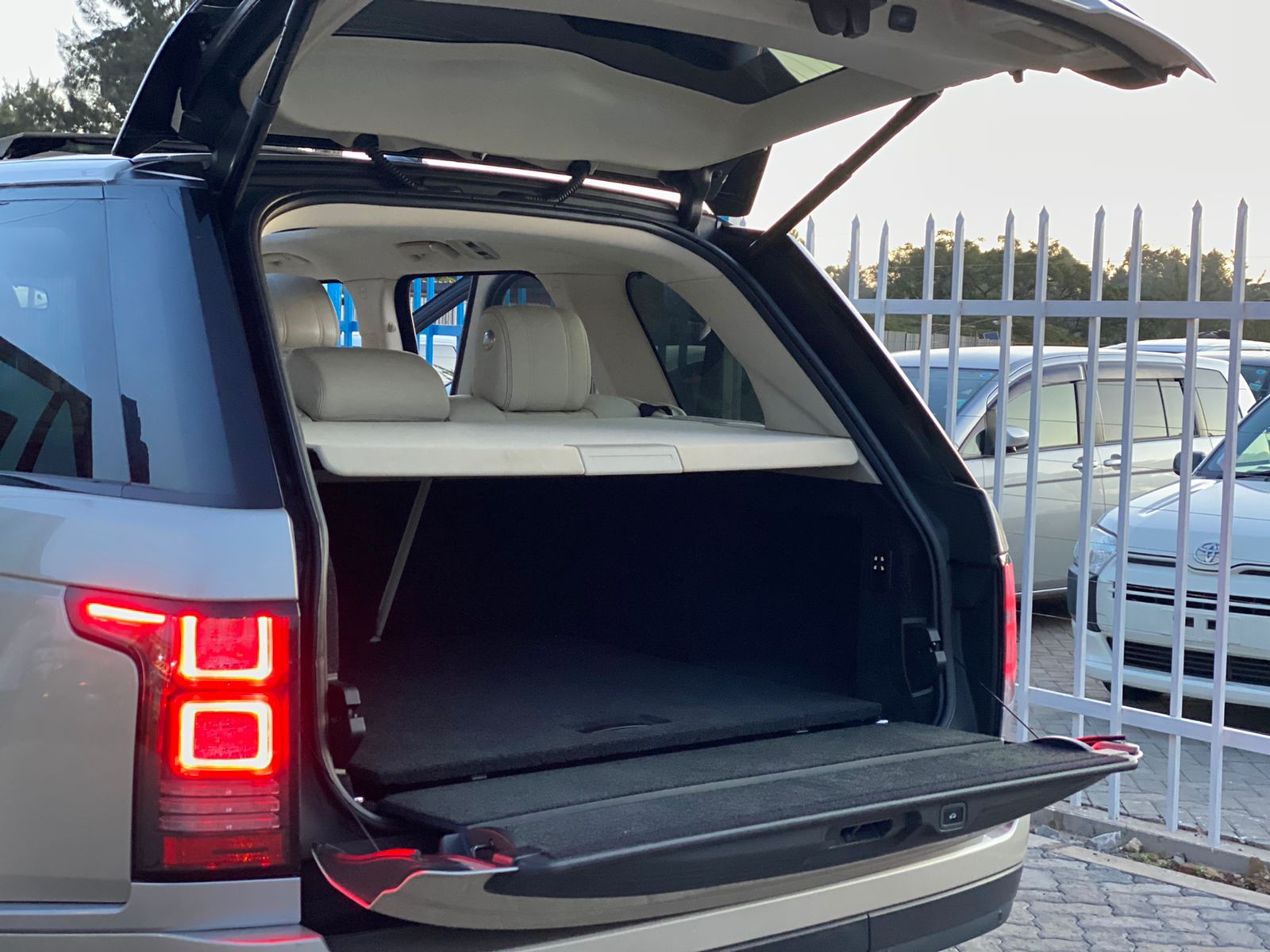 2014 Land Rover Range Rover Vogue SE SDV8