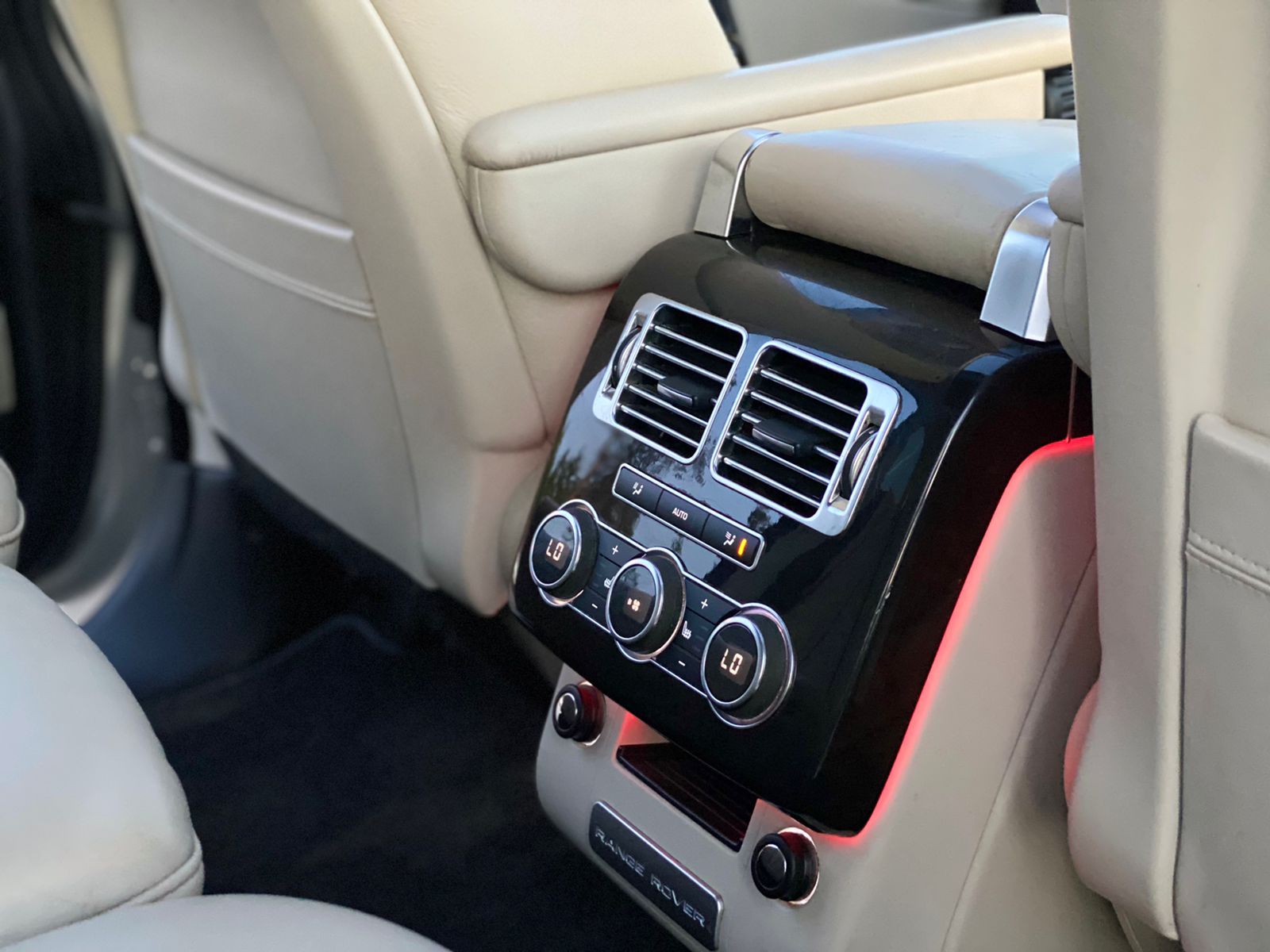 2014 Land Rover Range Rover Vogue SE SDV8