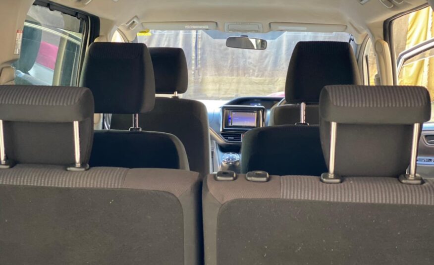 2014 Toyota Noah (New-shape)