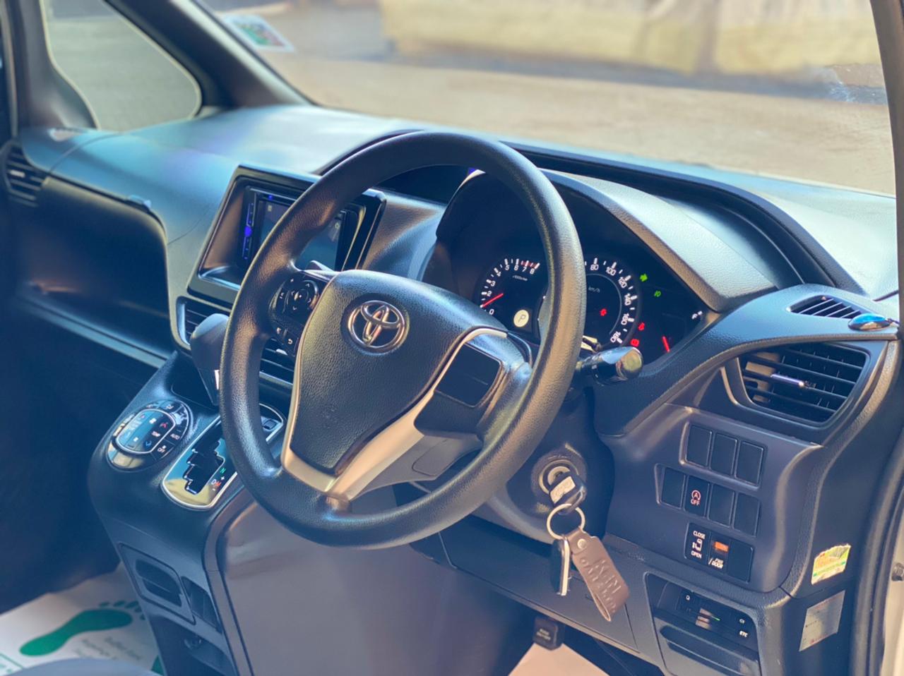 2014 Toyota Noah (New-shape)
