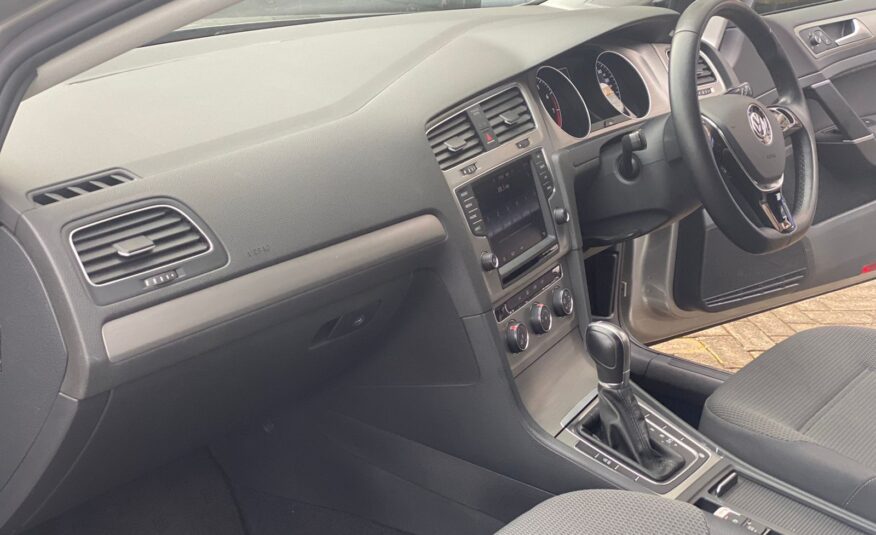 2014 Volkswagen Golf TSI Variant