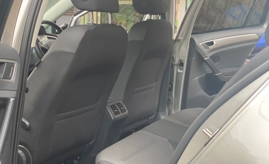2014 Volkswagen Golf TSI Variant