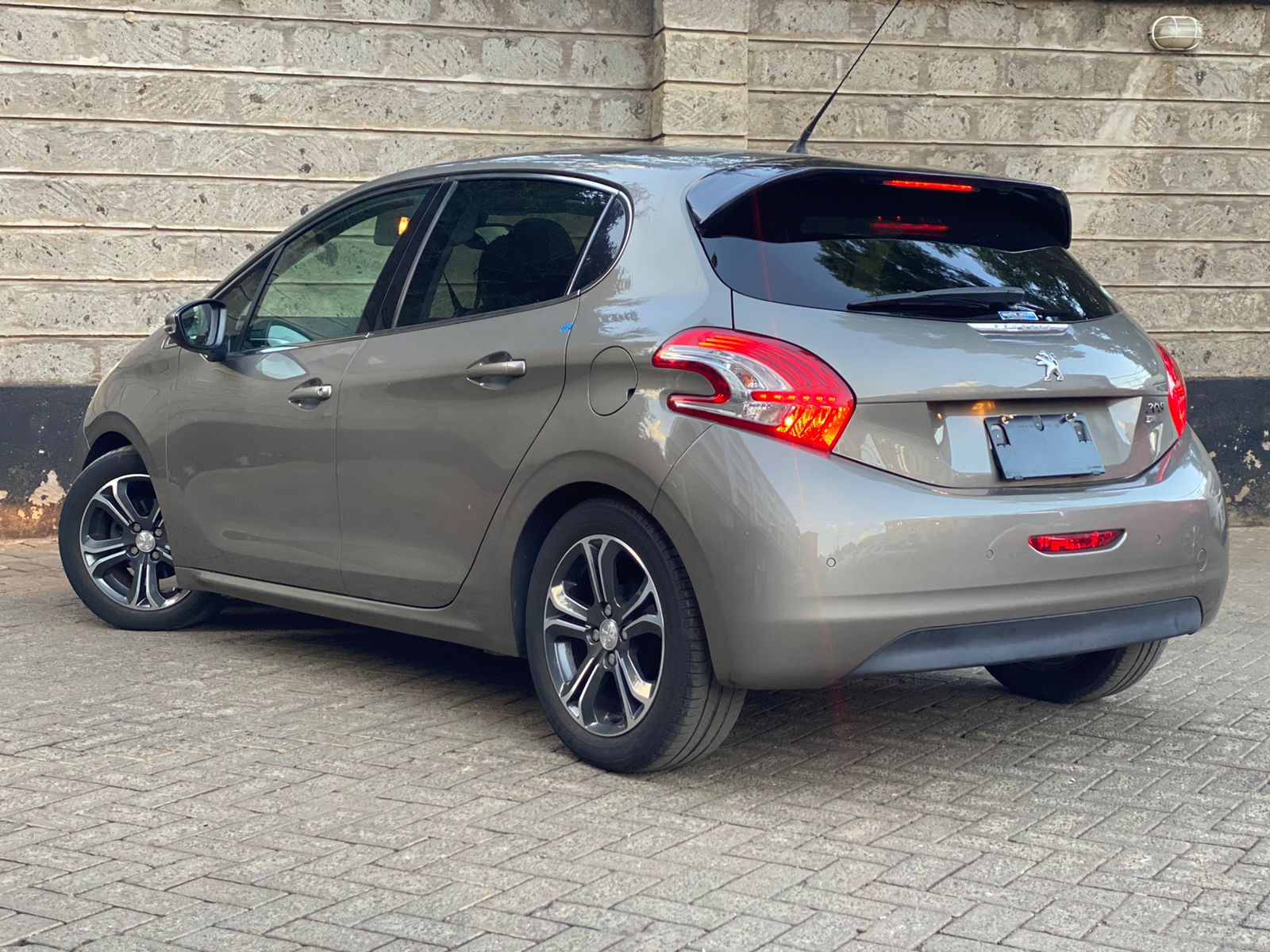 2014 Peugeot 208