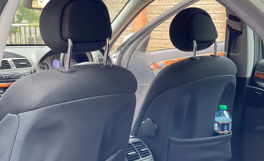 2005 Mercedes Benz E240 W211