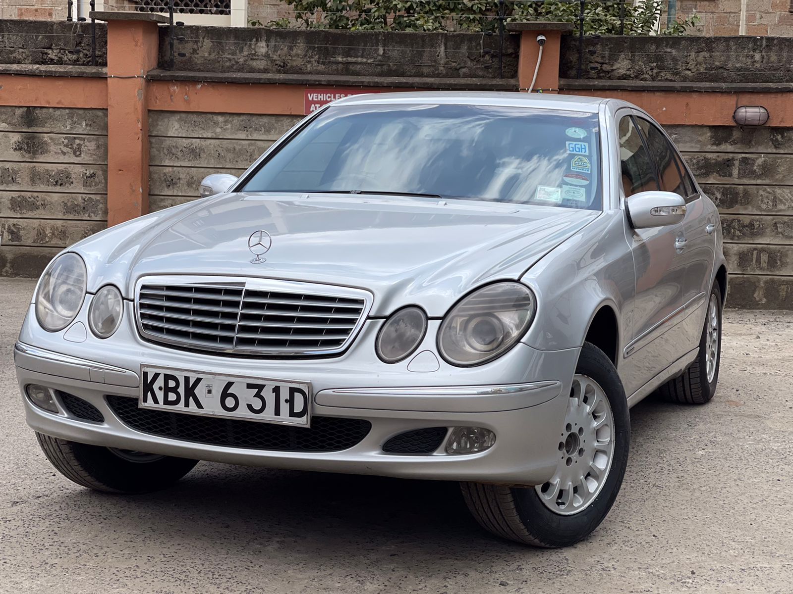 2005 Mercedes Benz E240 W211