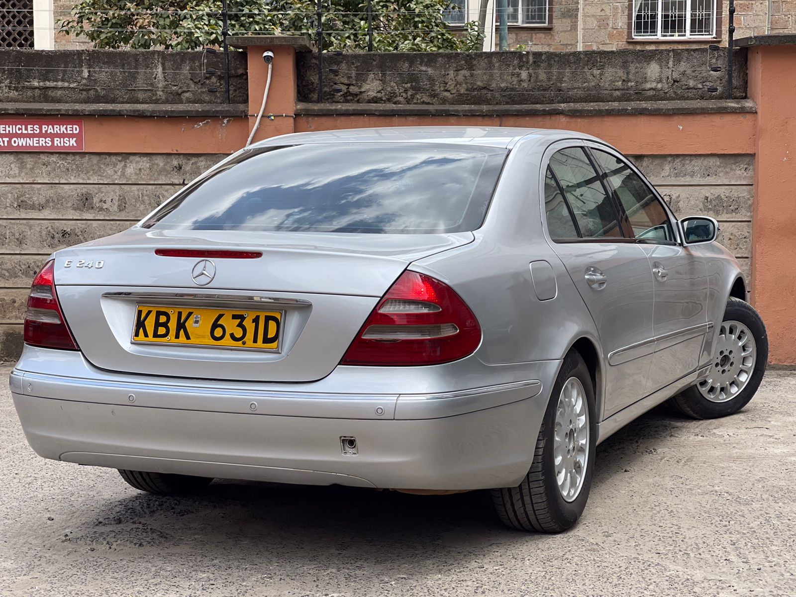 2005 Mercedes Benz E240 W211