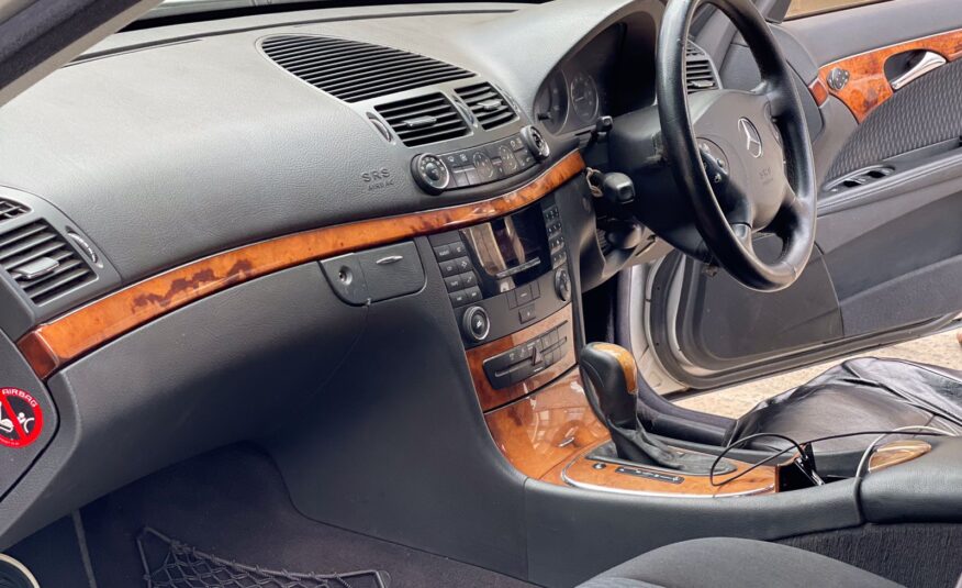 2005 Mercedes Benz E240 W211