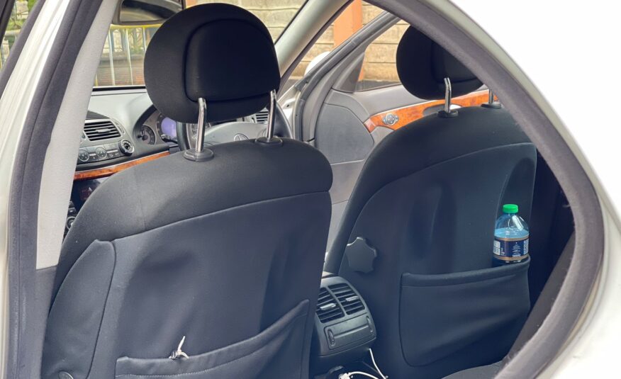 2005 Mercedes Benz E240 W211