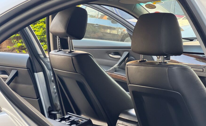 2008 BMW 320i