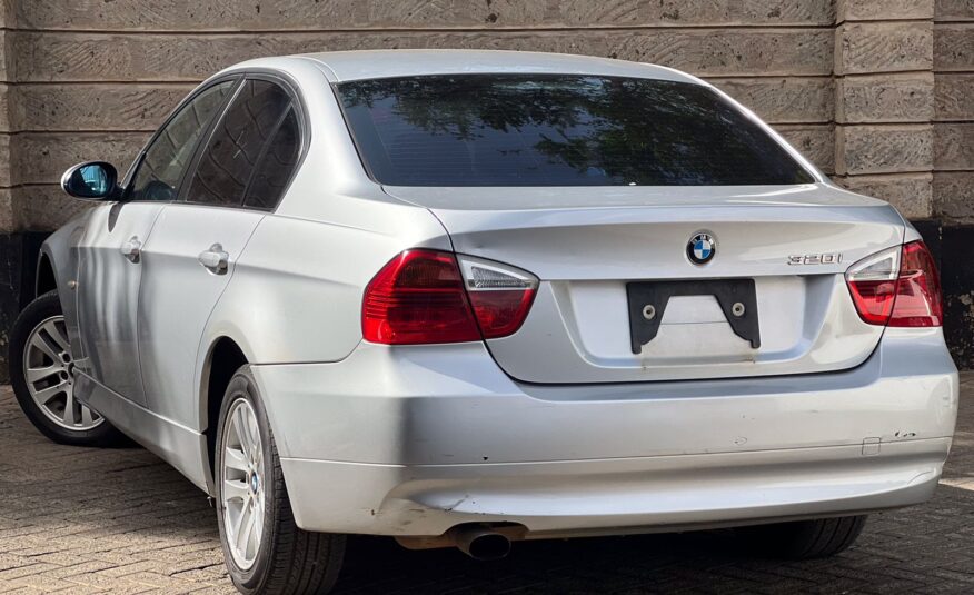 2008 BMW 320i