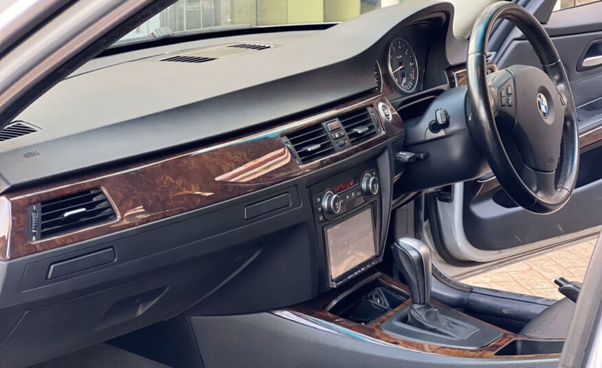 2008 BMW 320i