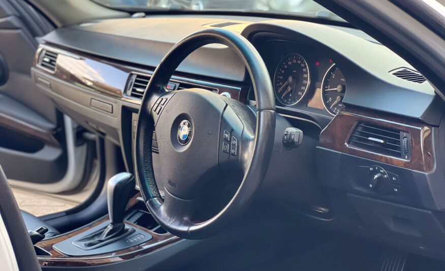 2008 BMW 320i