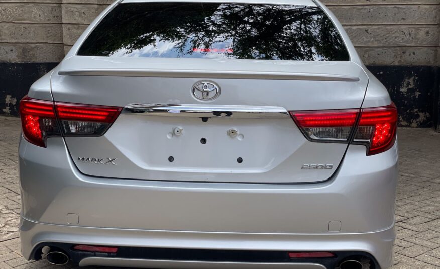 2013 Toyota Mark X