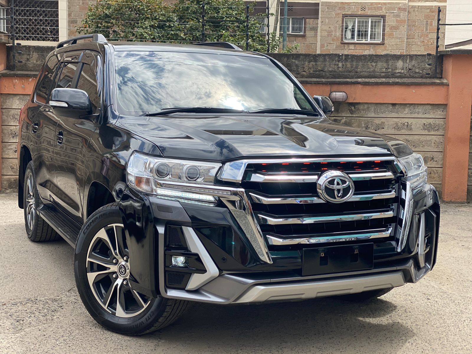 2014 (2020 Facelift) Toyota Landcruiser V8 VX