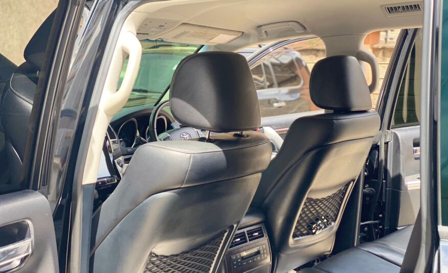 2014 (2020 Facelift) Toyota Landcruiser V8 VX