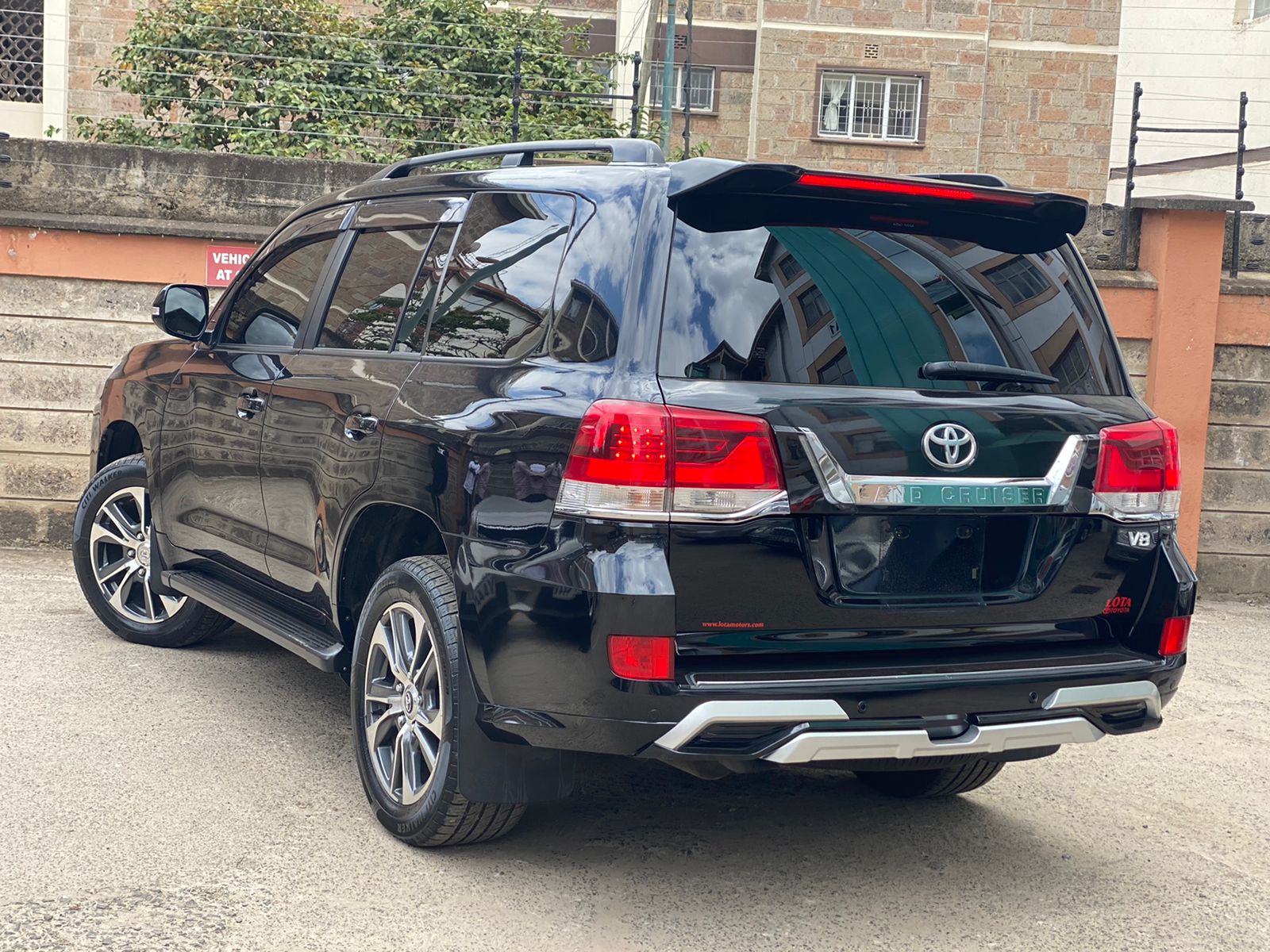 2014 (2020 Facelift) Toyota Landcruiser V8 VX