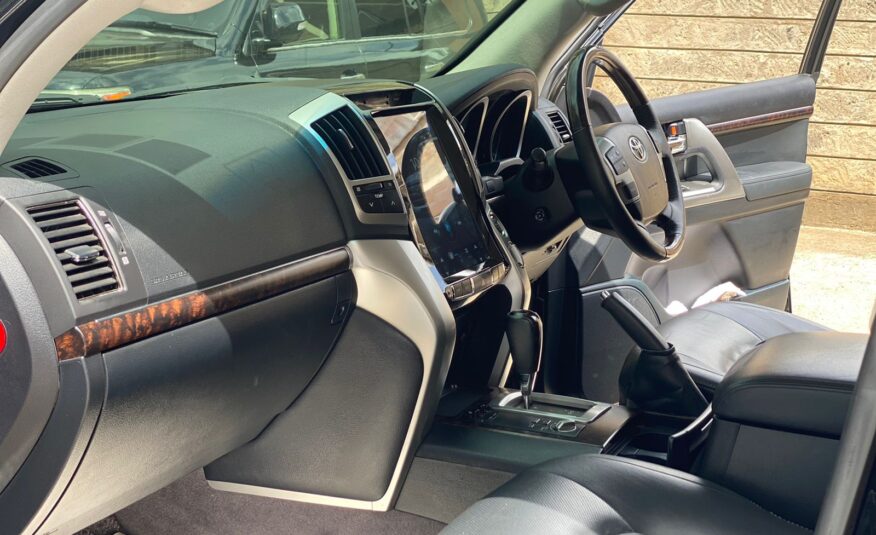 2014 (2020 Facelift) Toyota Landcruiser V8 VX