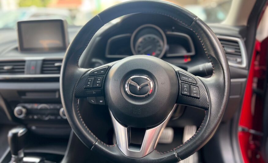 2015 Mazda Axela Red