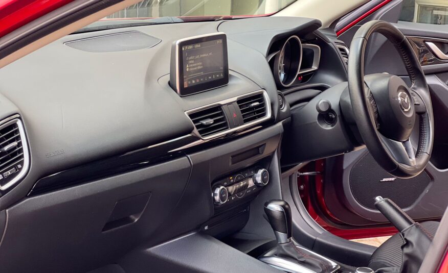 2015 Mazda Axela Red