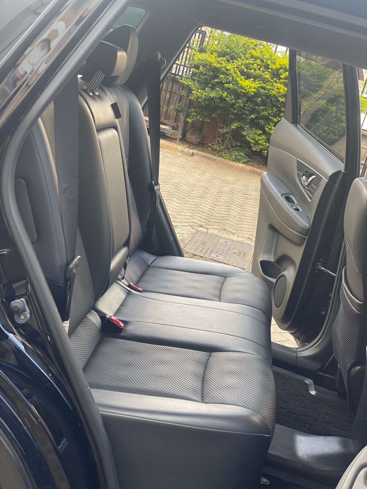 2015 Nissan X-Trail (7 Seater)