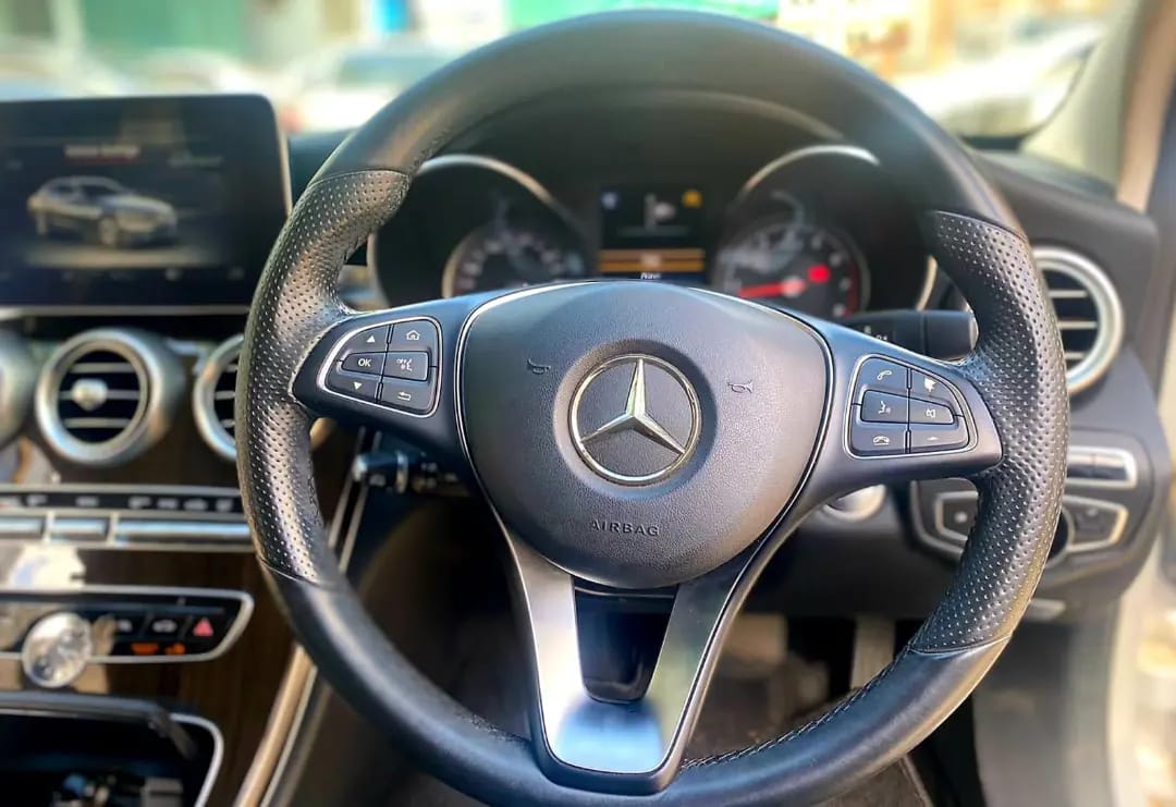 2014 Mercedes Benz C200 (AMG Line)