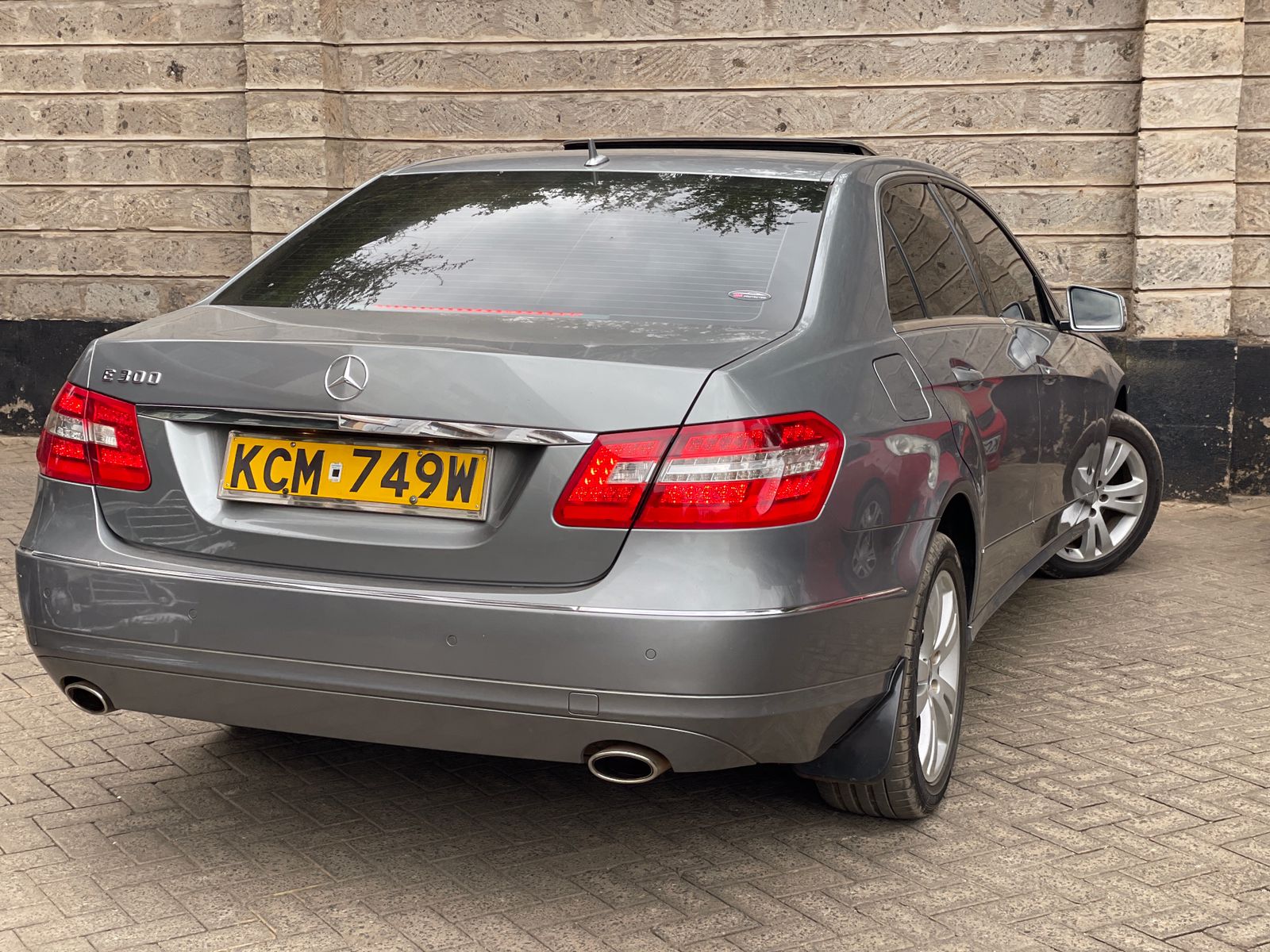 2010 Mercedes Benz E300