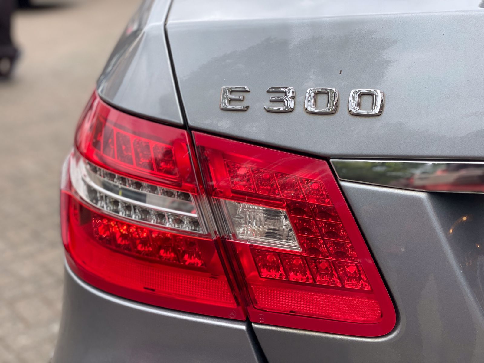 2010 Mercedes Benz E300