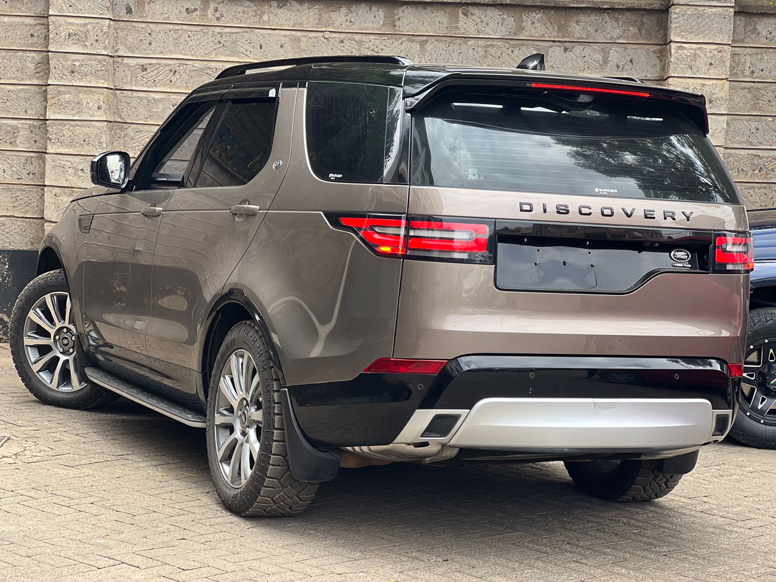 2017 Land Rover Discovery 5