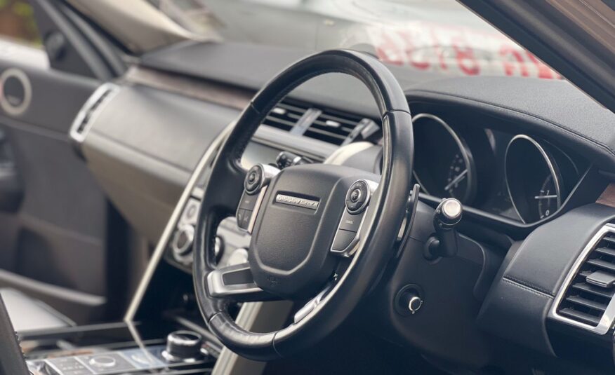 2017 Land Rover Discovery 5