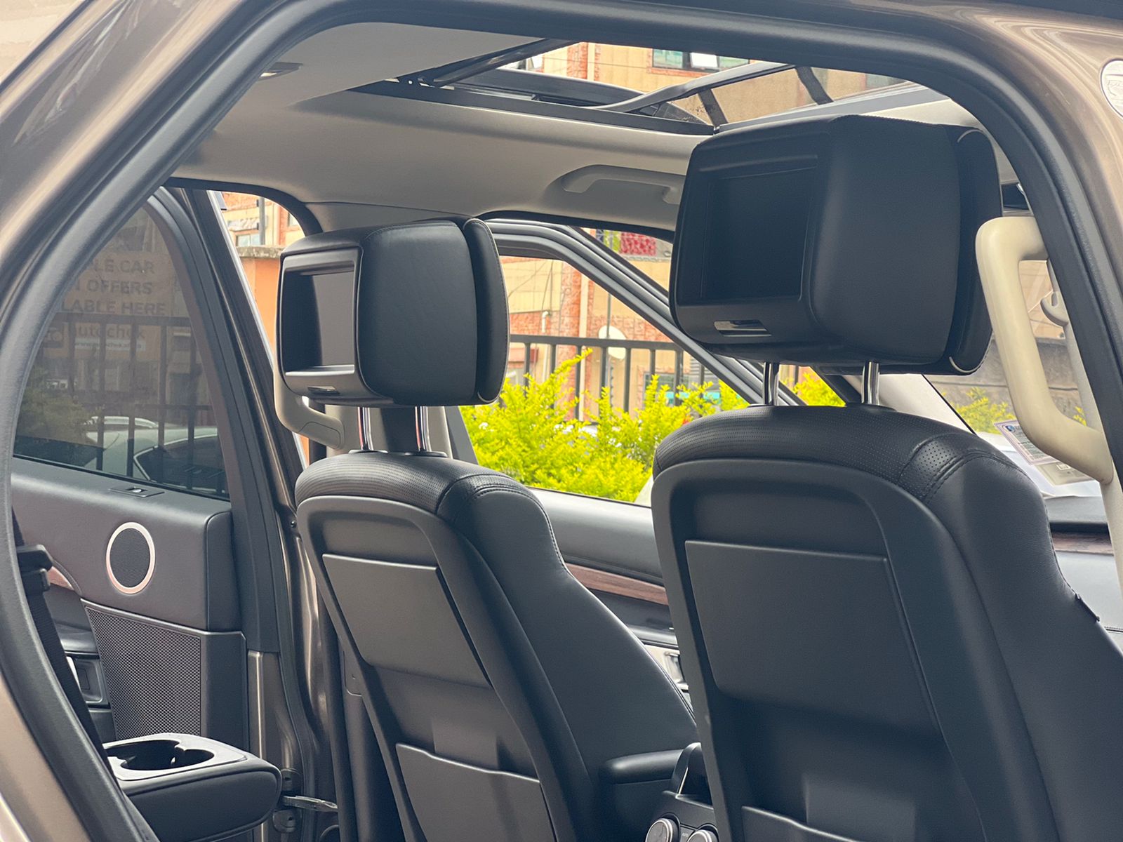 2017 Land Rover Discovery 5