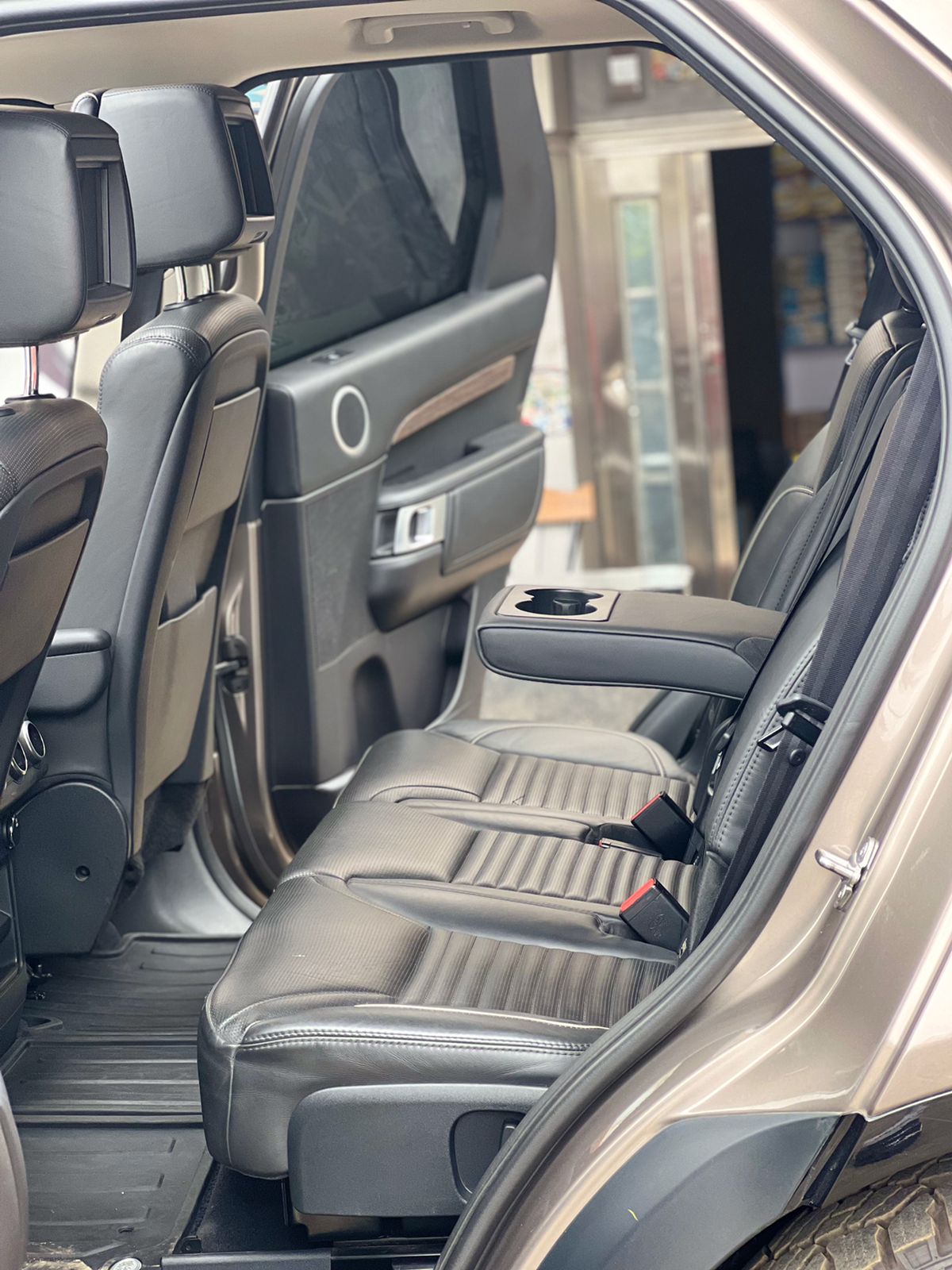 2017 Land Rover Discovery 5