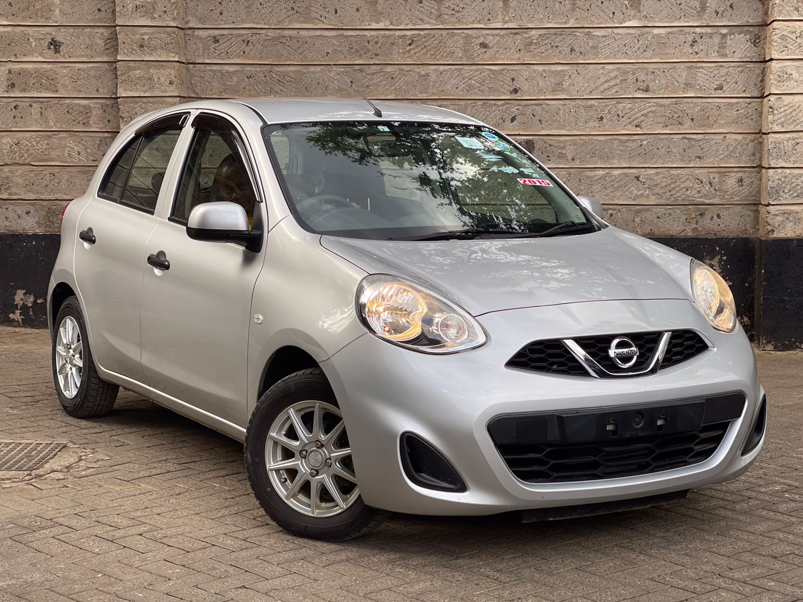 2015 Nissan March