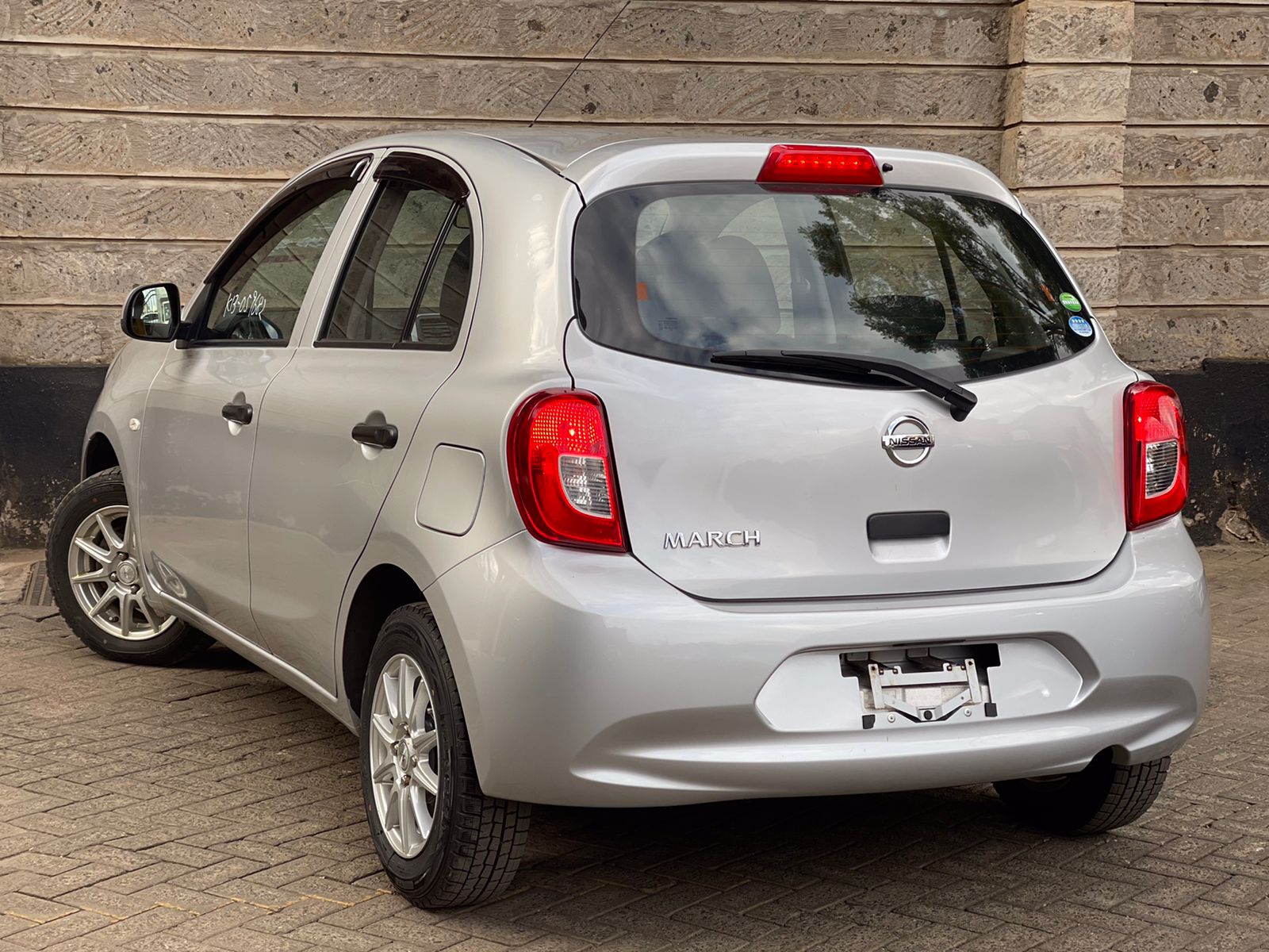 2015 Nissan March