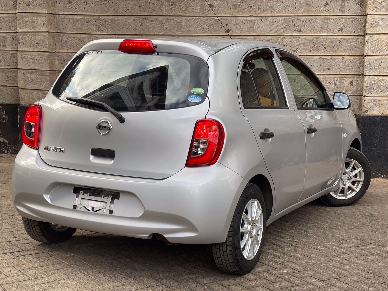 2015 Nissan March