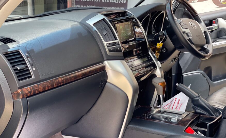 2012 Toyota Landcruiser V8 VX