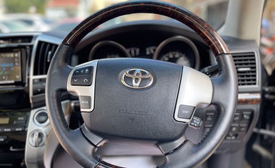 2012 Toyota Landcruiser V8 VX