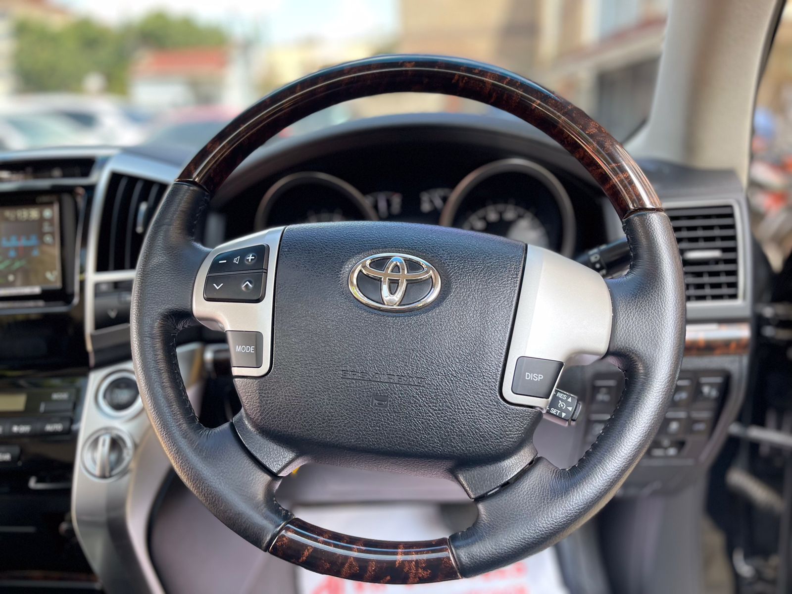 2012 Toyota Landcruiser V8 VX