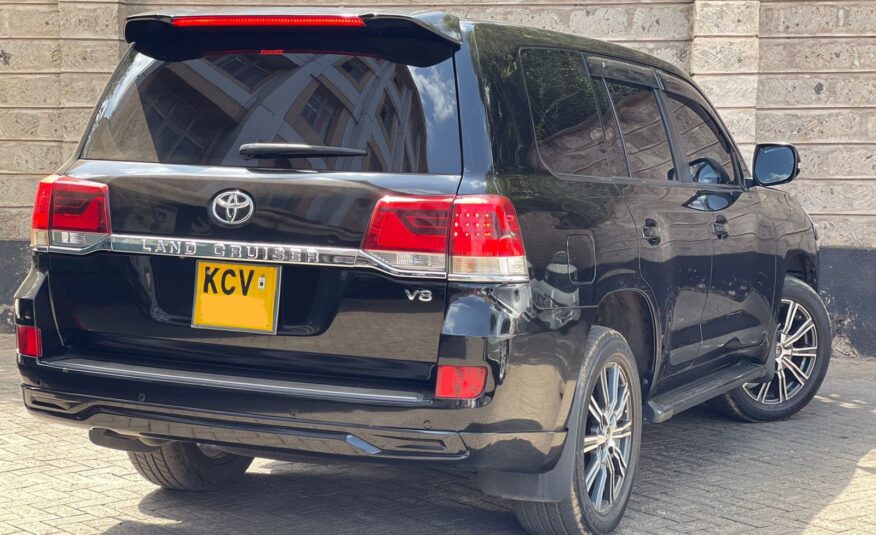2012 Toyota Landcruiser V8 VX