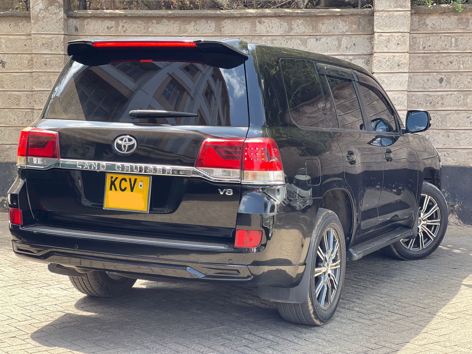 2012 Toyota Landcruiser V8 VX