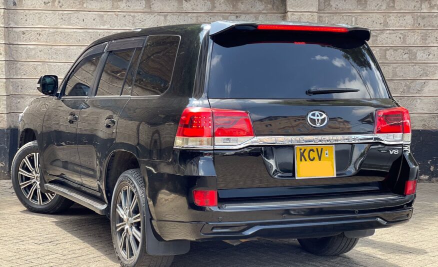 2012 Toyota Landcruiser V8 VX
