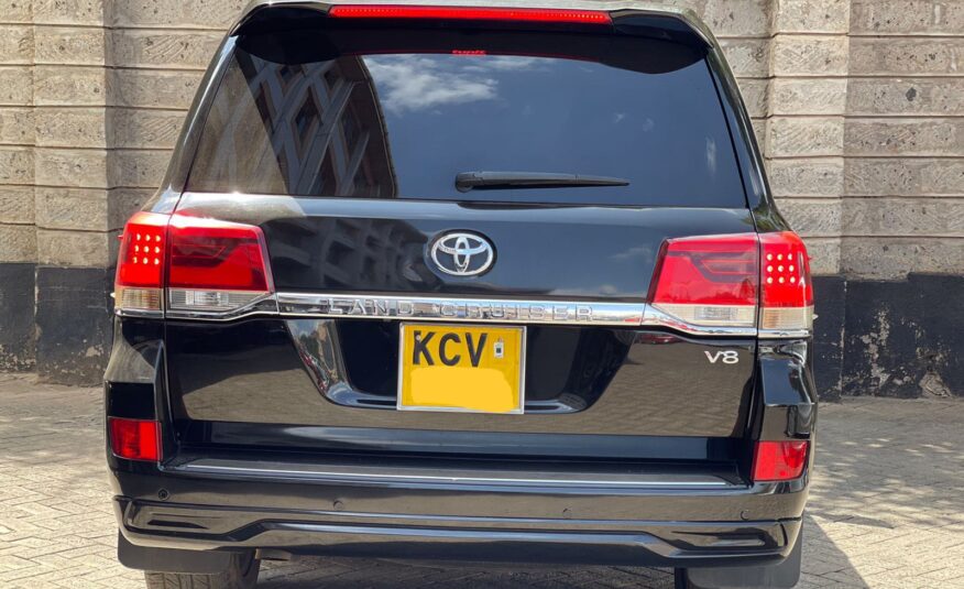 2012 Toyota Landcruiser V8 VX