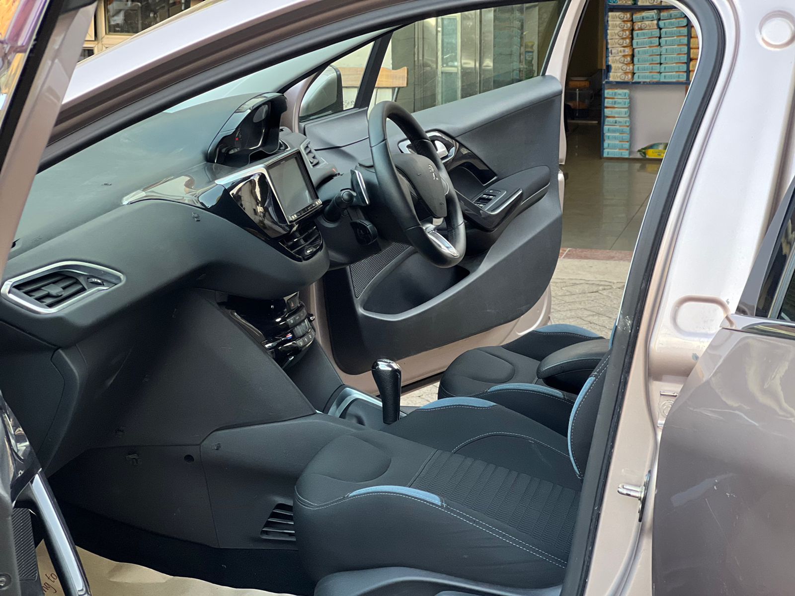 2015 Peugeot 208