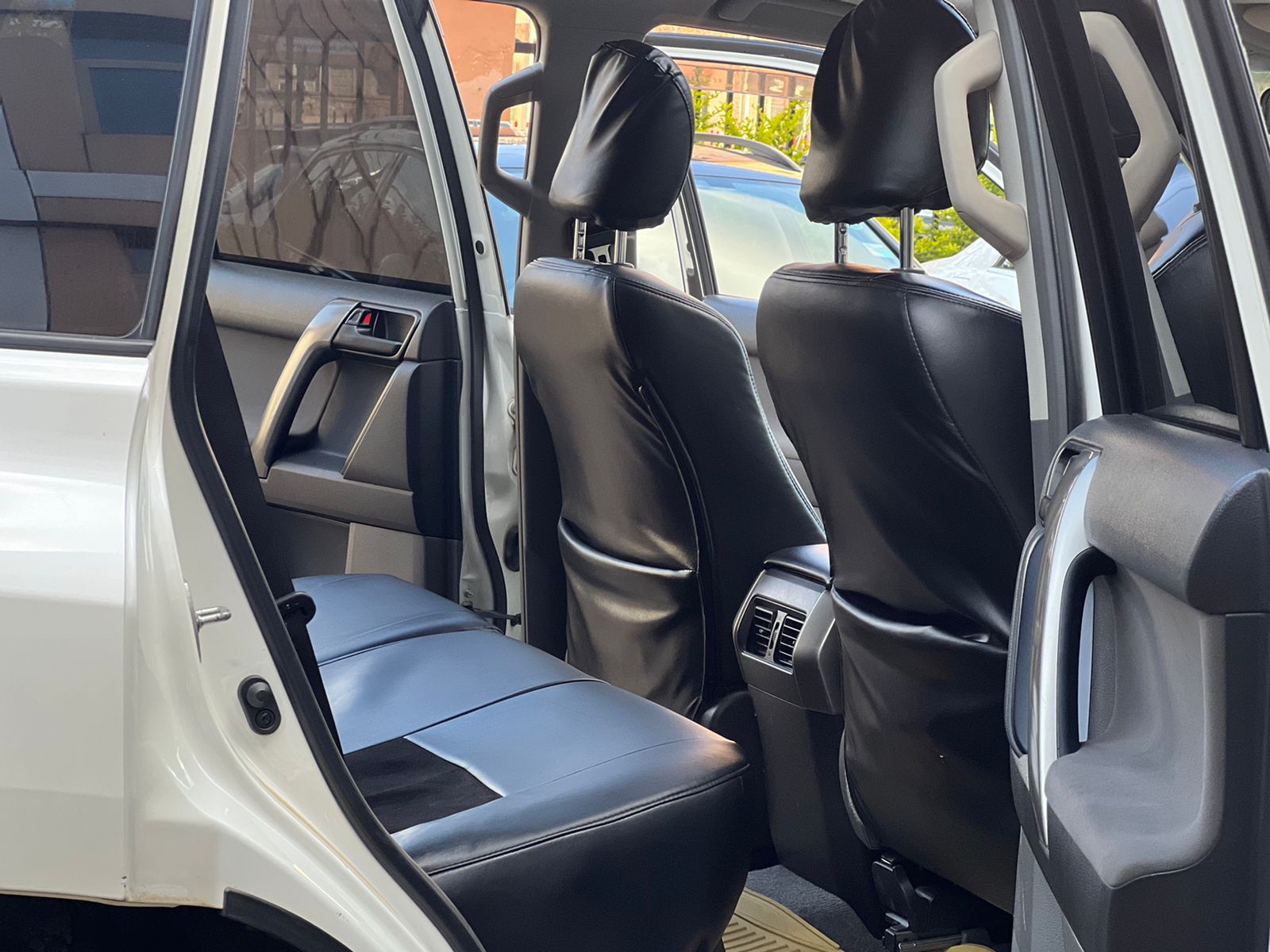 2010 Toyota Prado TX (Sunroof)